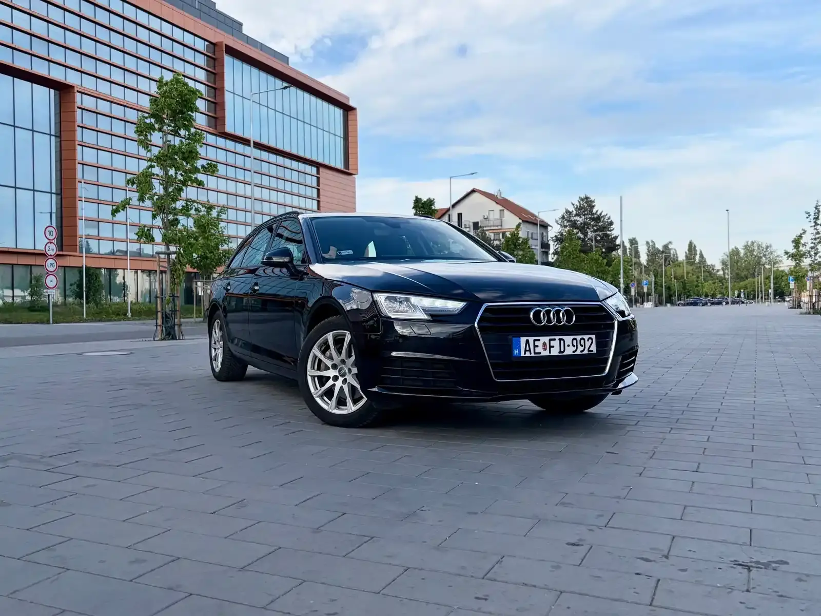 Audi A4 2.0 TDI bérlés Budapest – 2016-es kombi