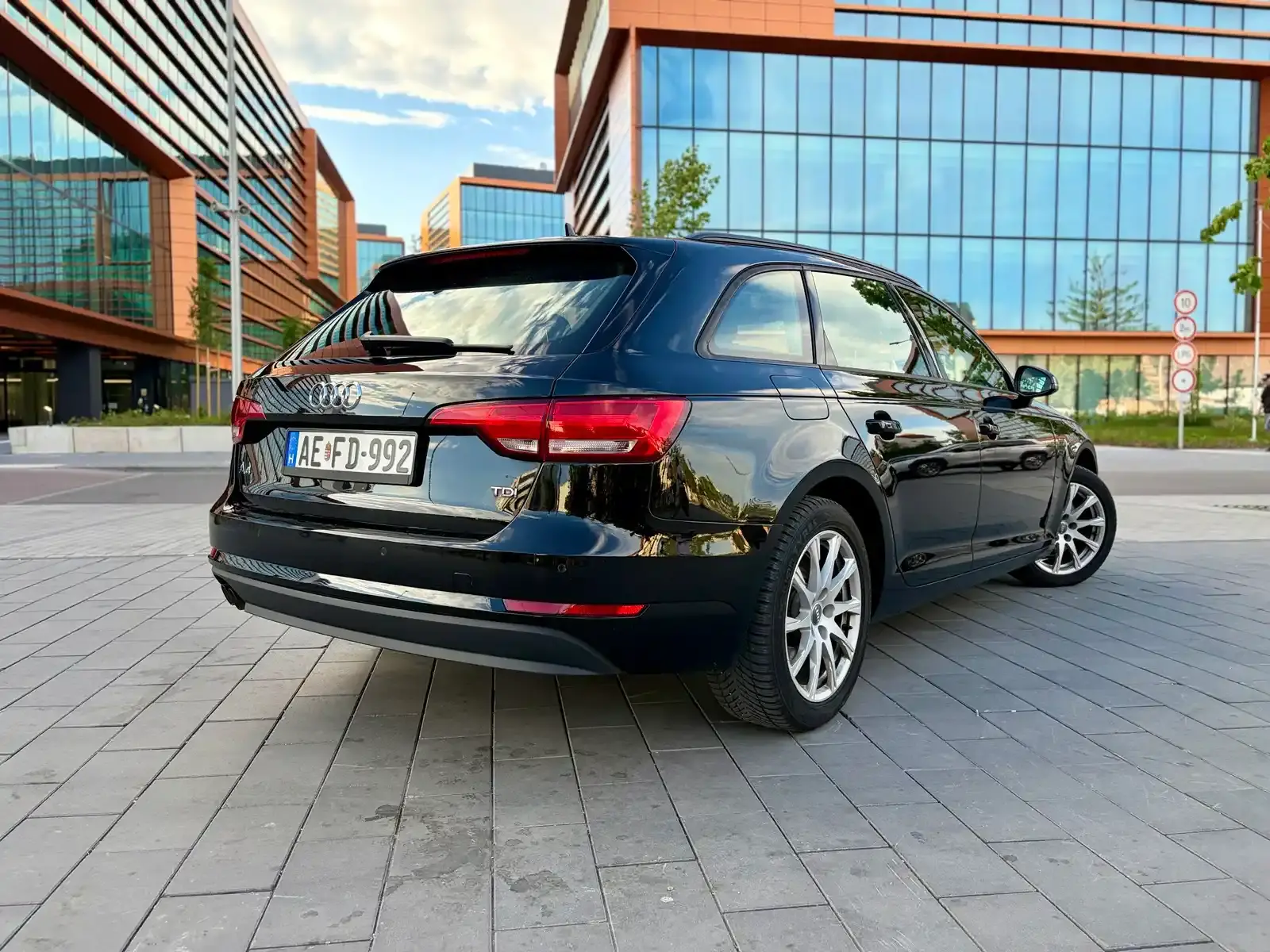 Audi A4 2.0 TDI bérlés Budapest – 4. kép